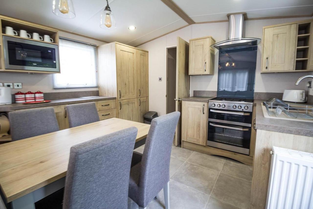 Beautiful 6 Berth Caravan With Decking At Southview Holiday Park Ref 33024O Hotell Skegness Eksteriør bilde