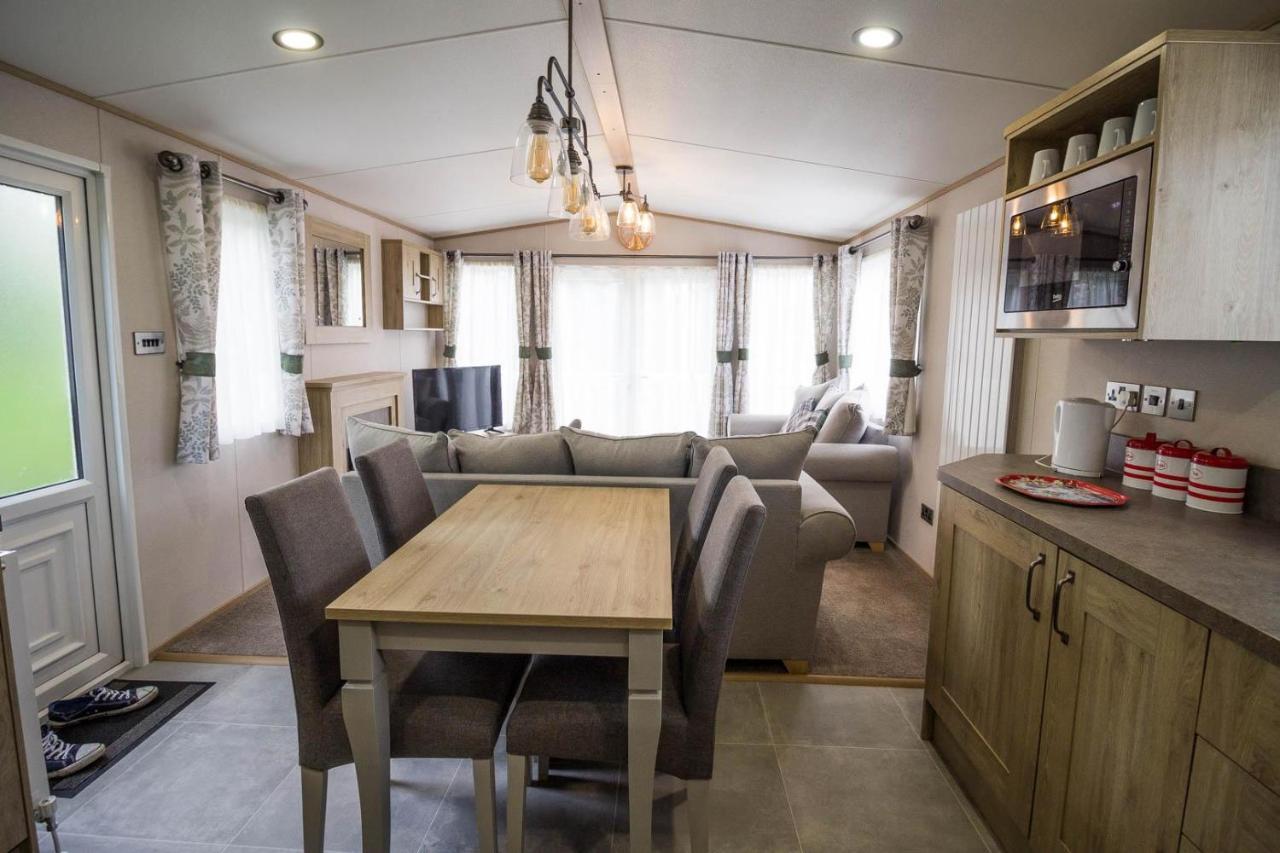Beautiful 6 Berth Caravan With Decking At Southview Holiday Park Ref 33024O Hotell Skegness Eksteriør bilde