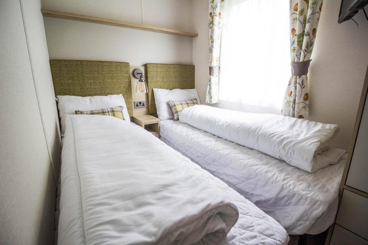 Beautiful 6 Berth Caravan With Decking At Southview Holiday Park Ref 33024O Hotell Skegness Eksteriør bilde