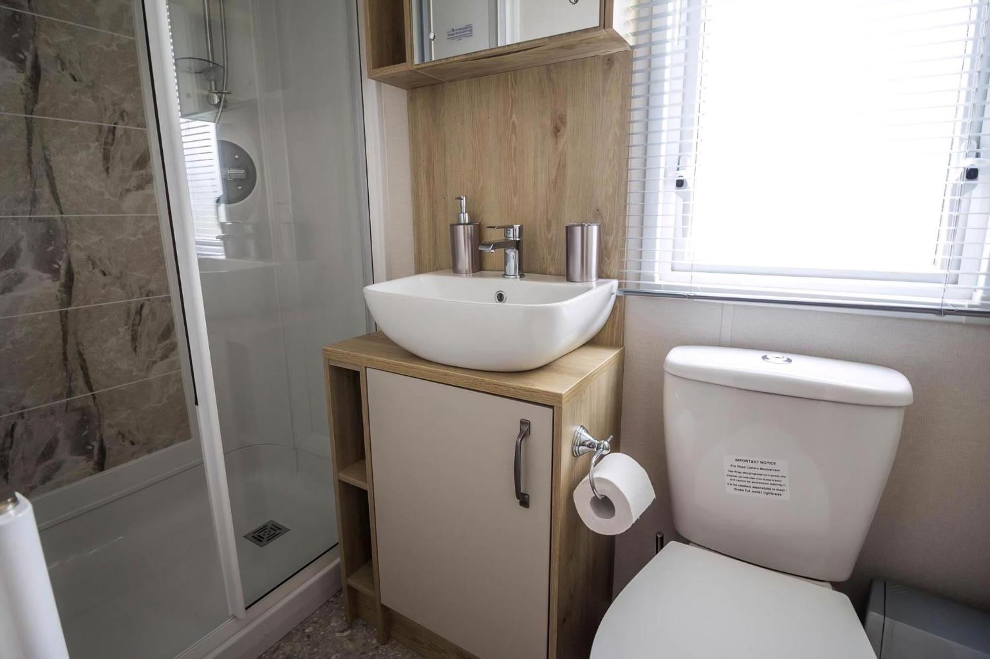 Beautiful 6 Berth Caravan With Decking At Southview Holiday Park Ref 33024O Hotell Skegness Eksteriør bilde
