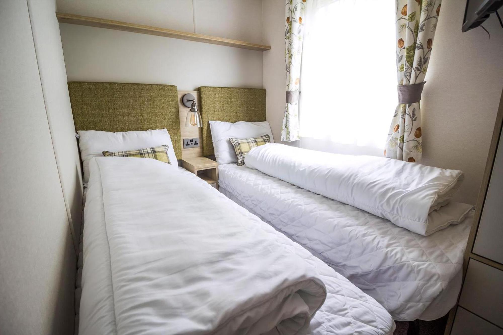 Beautiful 6 Berth Caravan With Decking At Southview Holiday Park Ref 33024O Hotell Skegness Eksteriør bilde