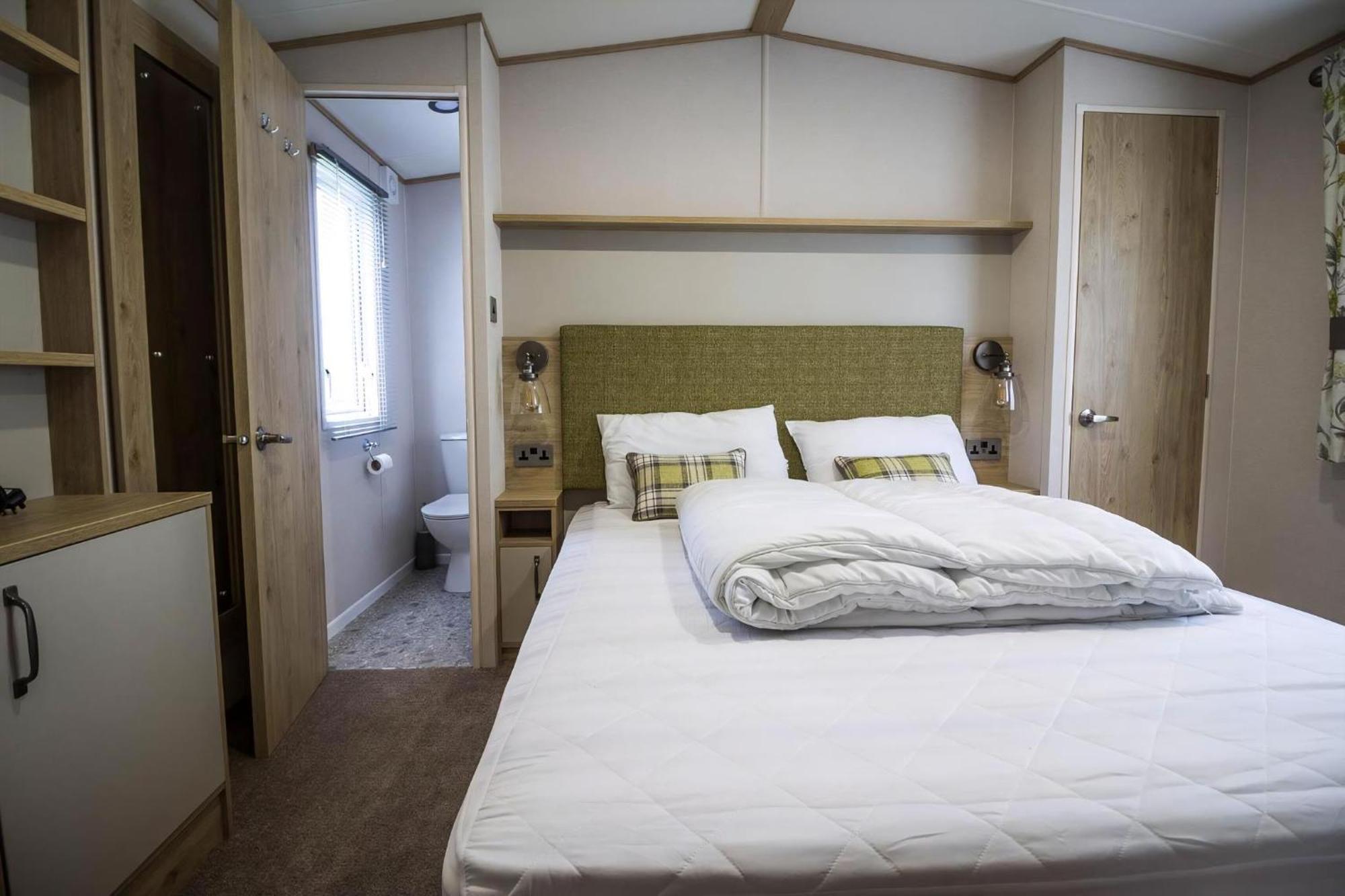Beautiful 6 Berth Caravan With Decking At Southview Holiday Park Ref 33024O Hotell Skegness Eksteriør bilde